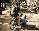 Ciclista con perro